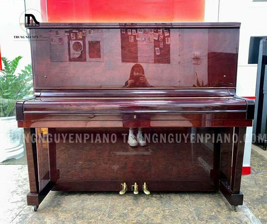 Đàn Piano Belton FU33 có thiết kế kết hợp giữa truyền thống và hiện đại