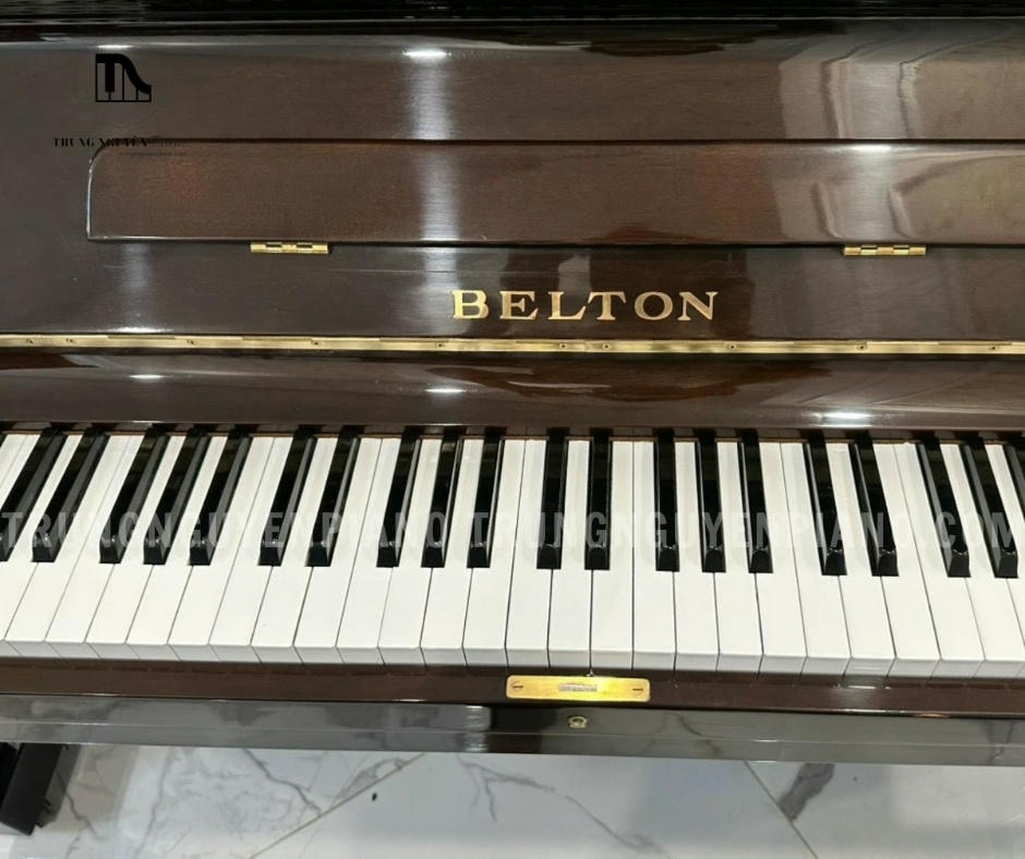 Đàn Piano Belton FU50 với bàn phím có độ nặng tiêu chuẩn, tương đương với đàn grand piano
