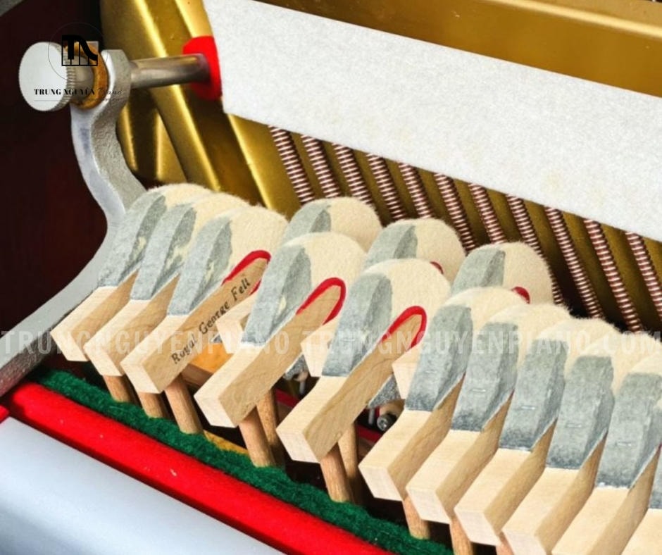 Đàn Piano Bernstein TB330 4 Đàn Piano Bernstein TB330 có búa đàn được làm từ chất liệu lông cừu cao cấp