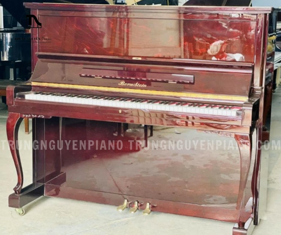 Đàn Piano Bernstein TB330 được chế tạo với chất liệu gỗ chất lượng