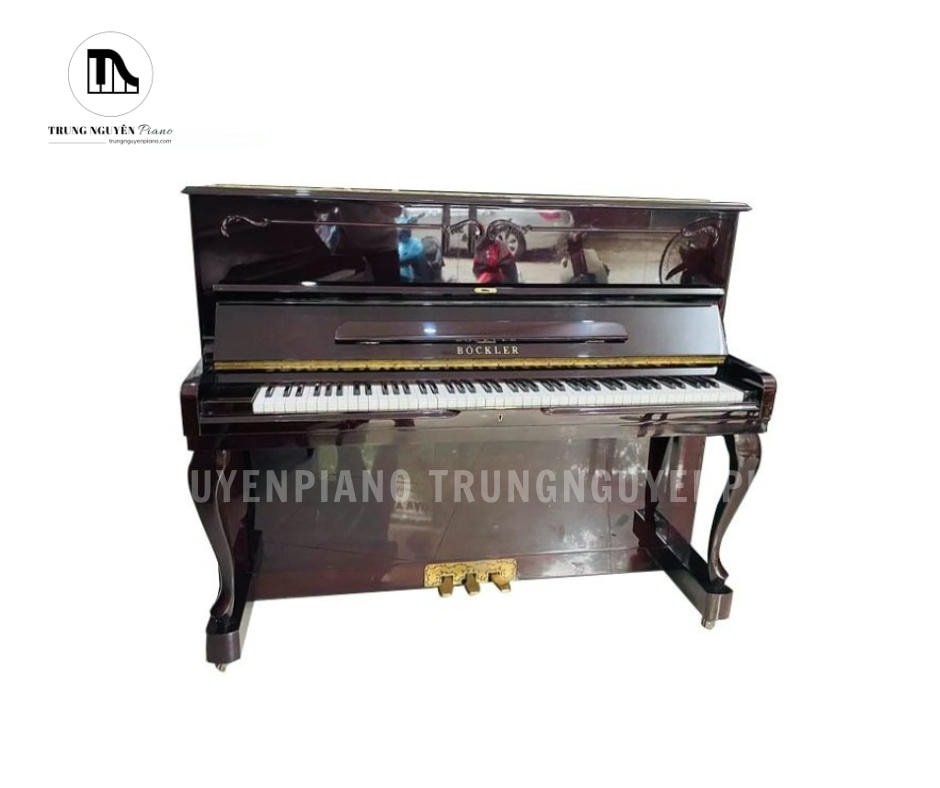 Đàn Piano Bockler AH30 có lớp sơn hoàn thiện bóng bẩy làm tạo nên vẻ sang trọng cho cây đàn