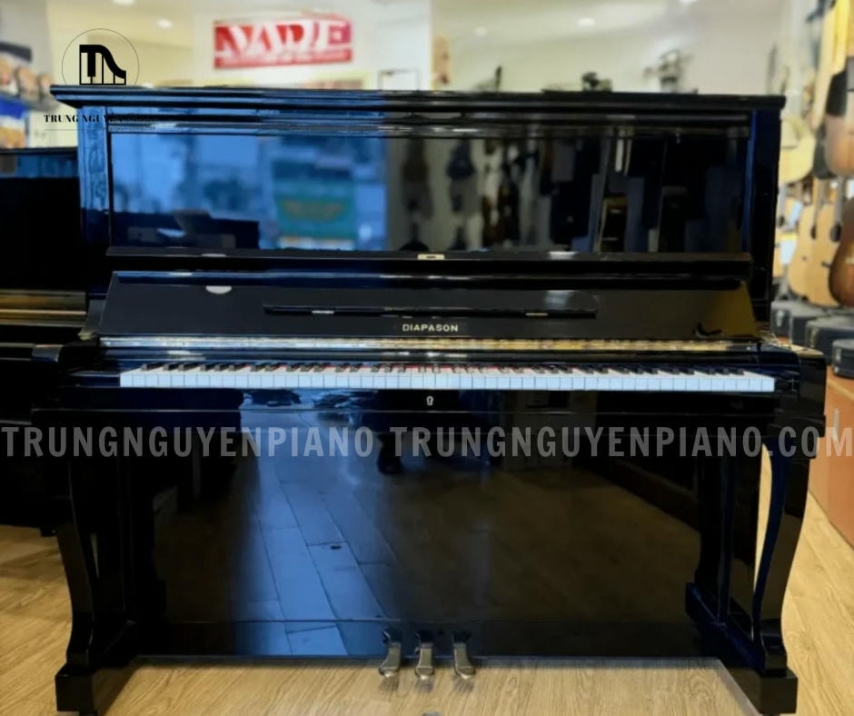 Đàn Piano Diapason 132A có thiết kế cổ điển, kích thước nhỏ gọn