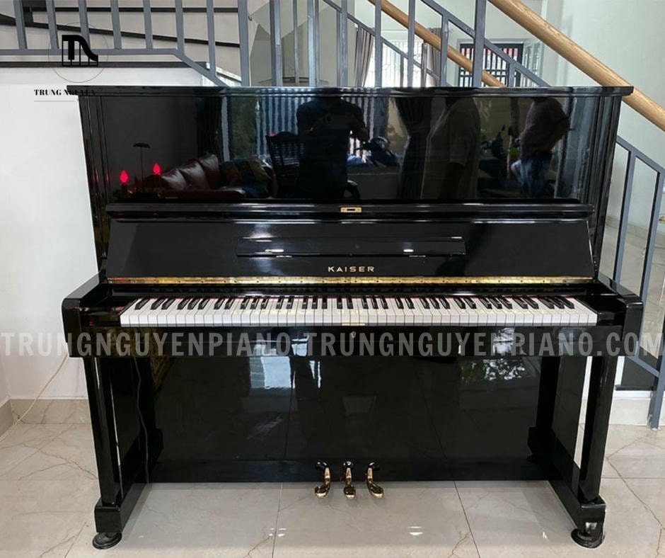 Đàn Piano Kaiser K35H có thùng đàn được làm từ gỗ nguyên khối cao cấp