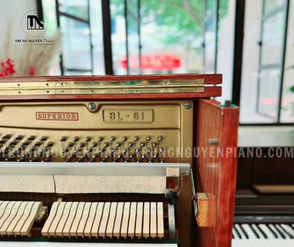 Đàn Piano Kawai BL61 Mahogany 5 Kawai BL61 Mahogany Kích thước nhỏ gọn phù hợp với nhiều không gian sống