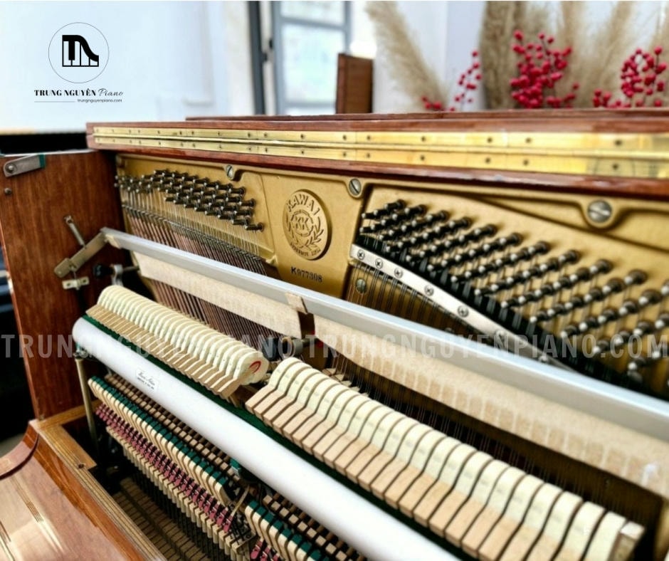 Đàn Piano Kawai BL61 Mahogany 7 Kawai BL61 Mahogany tạo nên vẻ ngoài thanh lịch và sang trọng