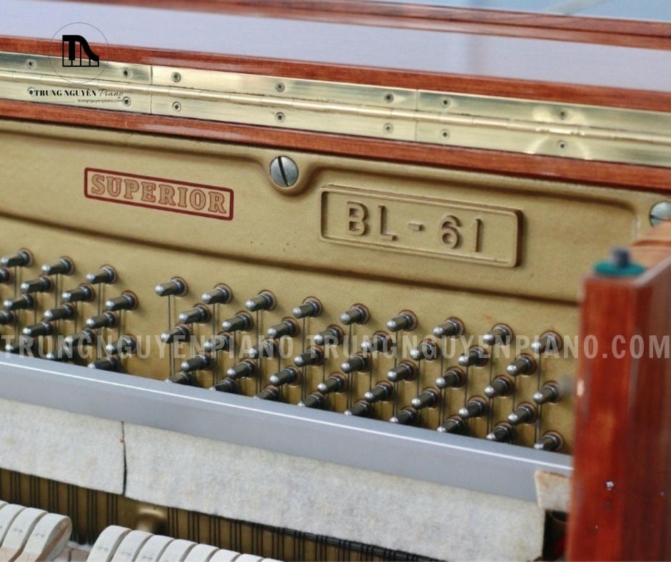 Đàn Piano Kawai BL61 Mahogany 9 Khung đàn Kawai BL61 Mahogany được làm từ gỗ cao cấp, đảm bảo độ bền và khả năng chịu lực tốt