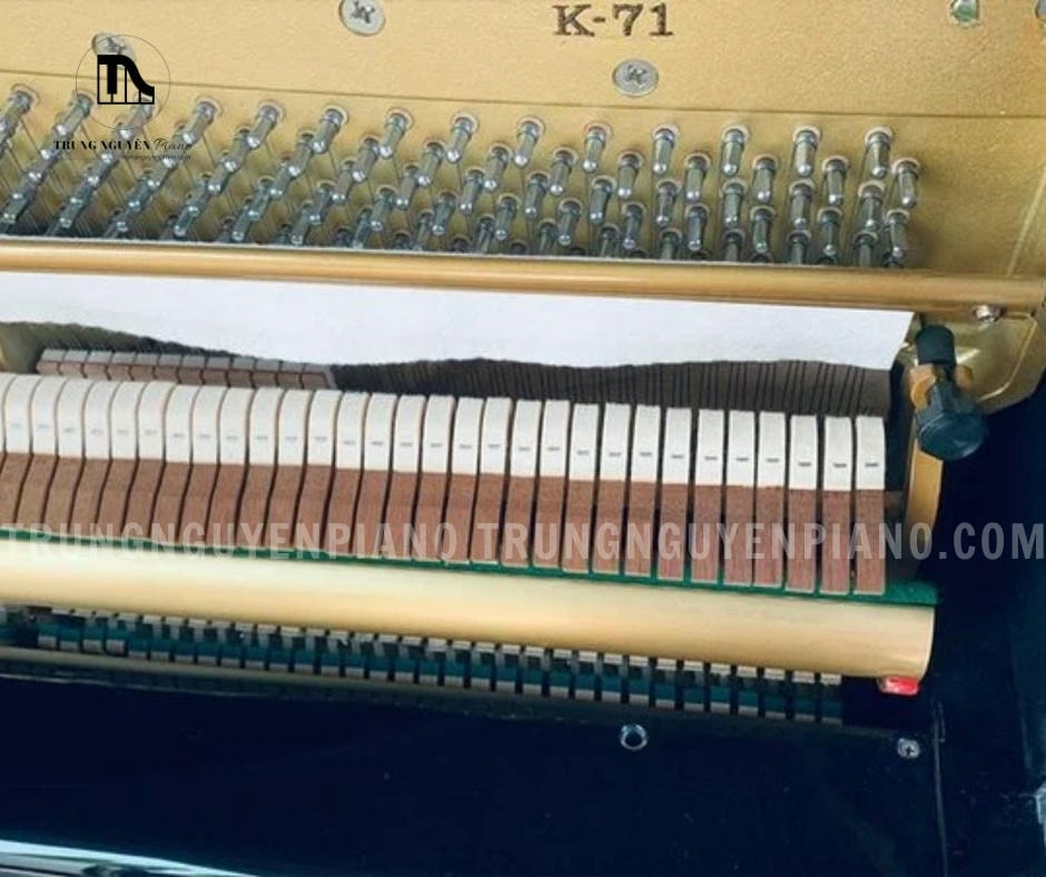 Đàn Piano Kawai K71 13 Búa đàn đàn piano Kawai K71 có ghim hình chữ T, lõi gỗ gụ và bọc nỉ hai bên