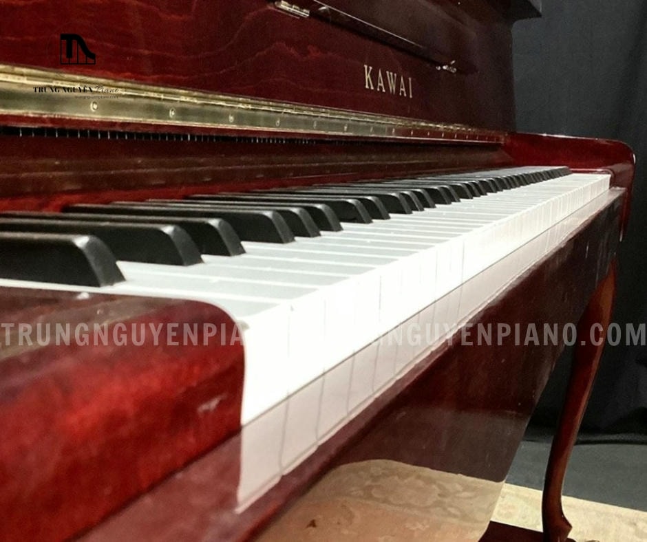 Đàn Piano Kawai KL32WG 3 Bàn phím của đàn piano Kawai KL32WG được làm từ vật liệu Acrylic/Phenol cao cấp