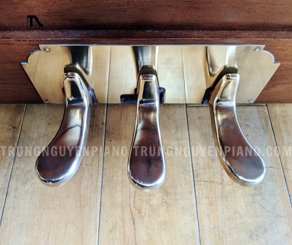 Đàn Piano Kawai KL51 20 Hệ thống 3 pedal của đàn Piano Kawai KL51