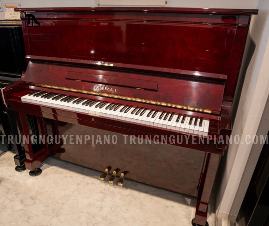 Kawai KL601có thiết kế sang trọng với màu gỗ mận phủ bóng