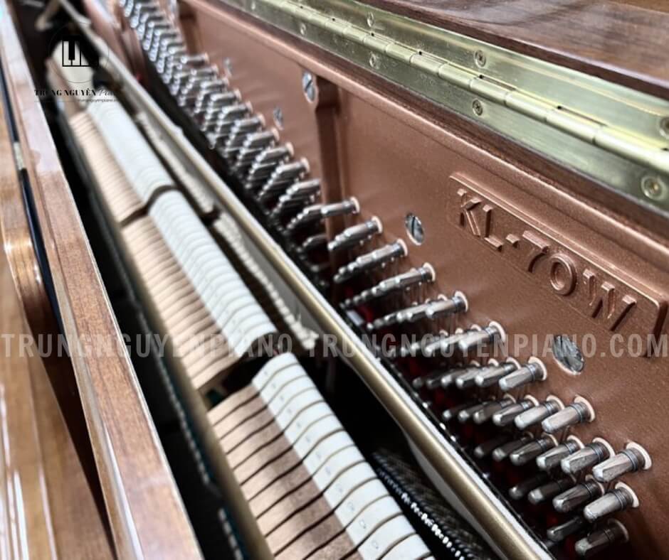 Đàn Piano Kawai KL70W 7 Kawai KL70W có bảng cộng hưởng rộng tạo nên âm sắc phong phú và mạnh mẽ