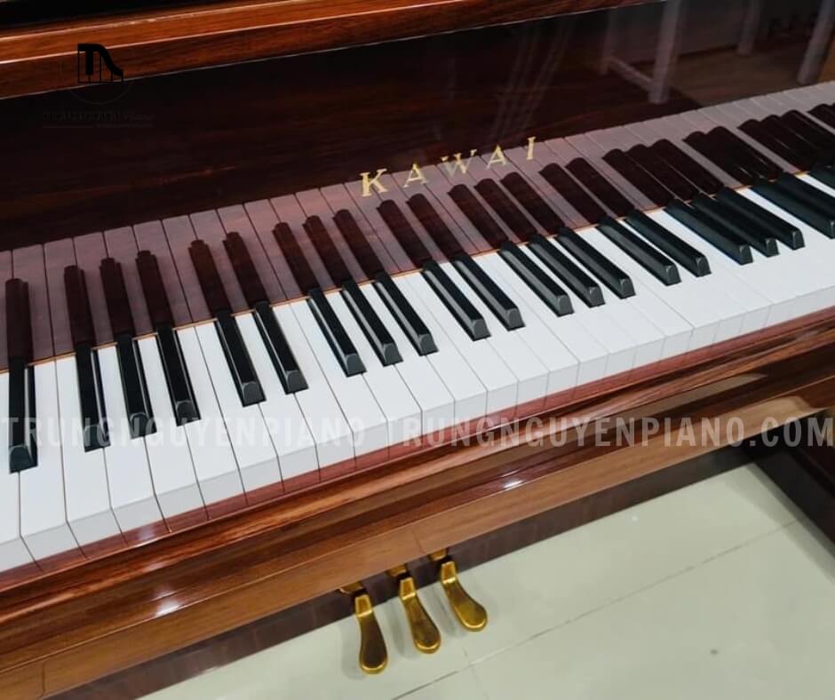 Đàn Piano Kawai KL801 9 Bàn phím của KL801 được chế tác tỉ mỉ, mang lại cảm giác chơi thoải mái