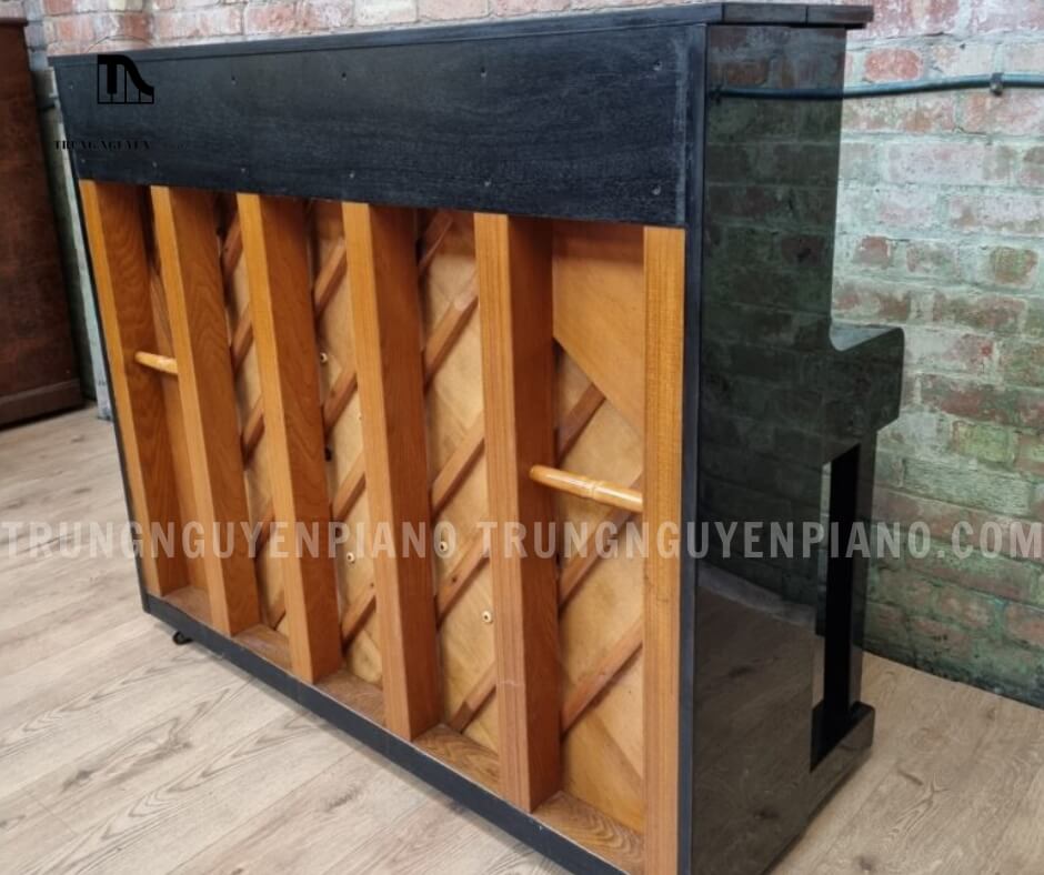 Đàn Piano Kawai KU1D 16 Khung đàn được làm bằng gỗ cao cấp mang lại sự bền bỉ cho KU1D