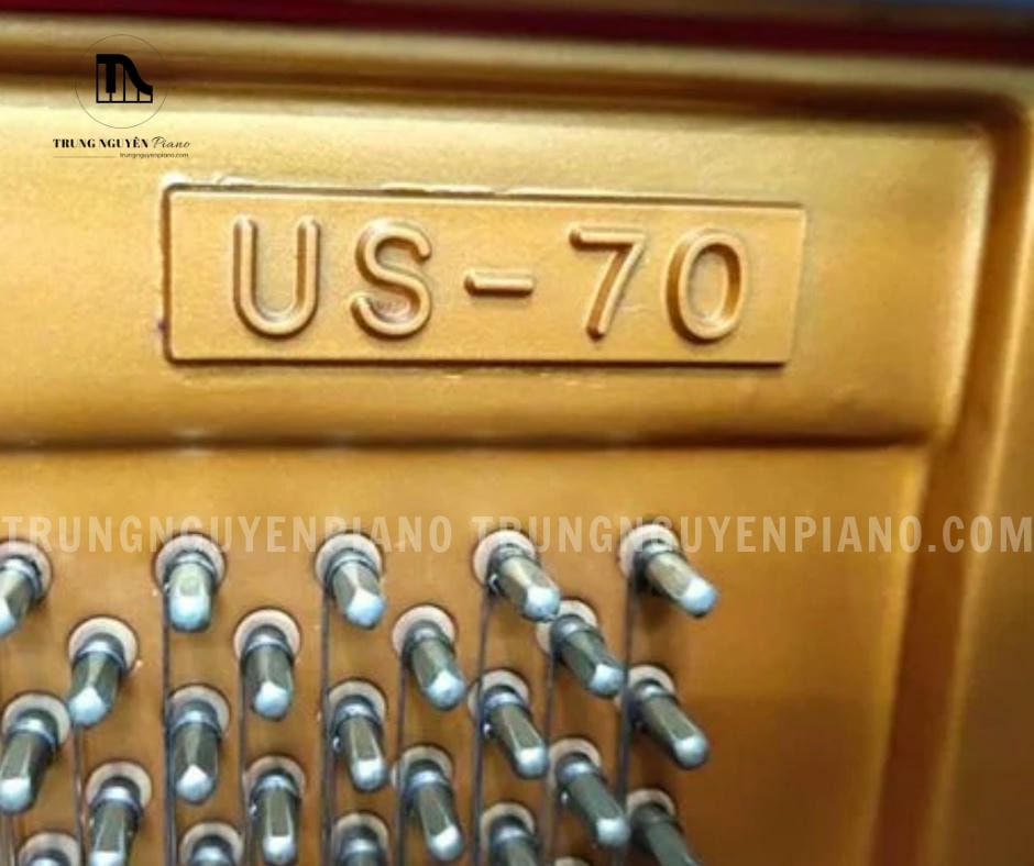Sự kết hợp giữa các yếu tố cấu thành tạo nên sự cân bằng trong dải tần số, từ các nốt trầm ấm áp đến các nốt cao trong trẻo, làm phong phú âm sắc cho Đàn Piano Kawai US70