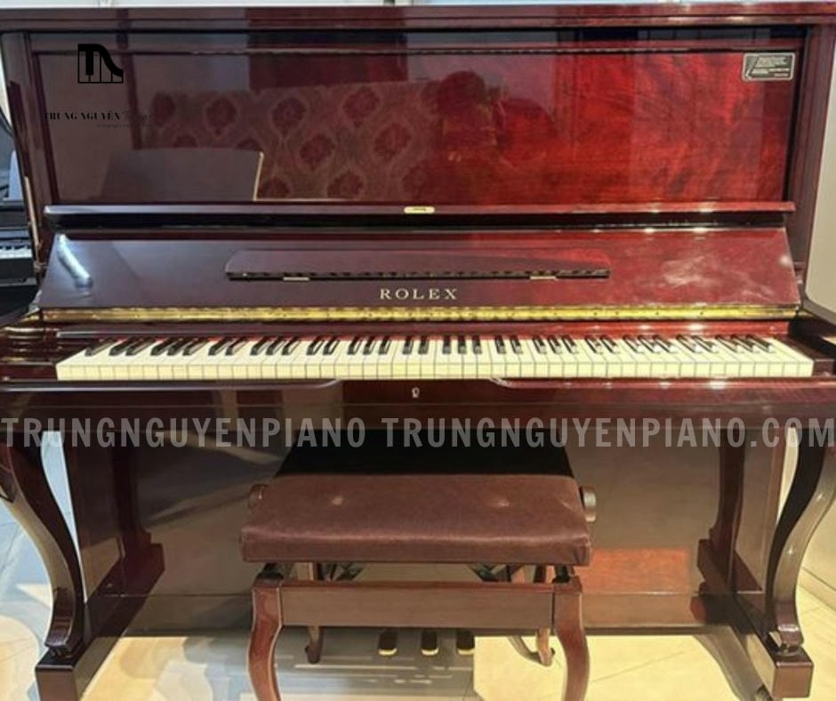 Kích thước nhỏ gọn của Đàn piano Rolex KR32 giúp tiết kiệm không gian