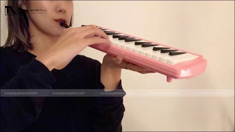 Cách chơi đàn piano thổi