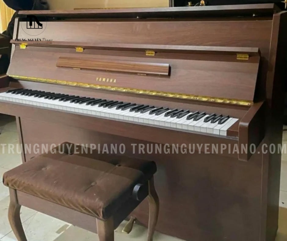 Đàn Piano Yamaha MC101 là cây đàn piano cơ đứng cao cấp với thiết kế cổ điển, sang trọng là cây đàn piano cơ đứng cao cấp với thiết kế cổ điển, sang trọng