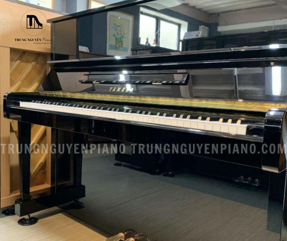 Đàn Piano Yamaha MC10A có thiết kế nhỏ gọn và thanh lịch giúp đàn dễ dàng bố trí trong không gian gia đình