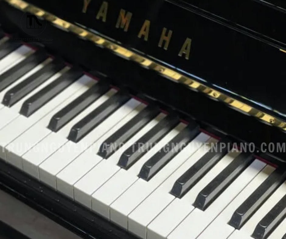 Đàn Piano Yamaha MC10BL 3 Bàn phím của đàn Piano Yamaha MC10BL nhẹ hơn so với các dòng U series