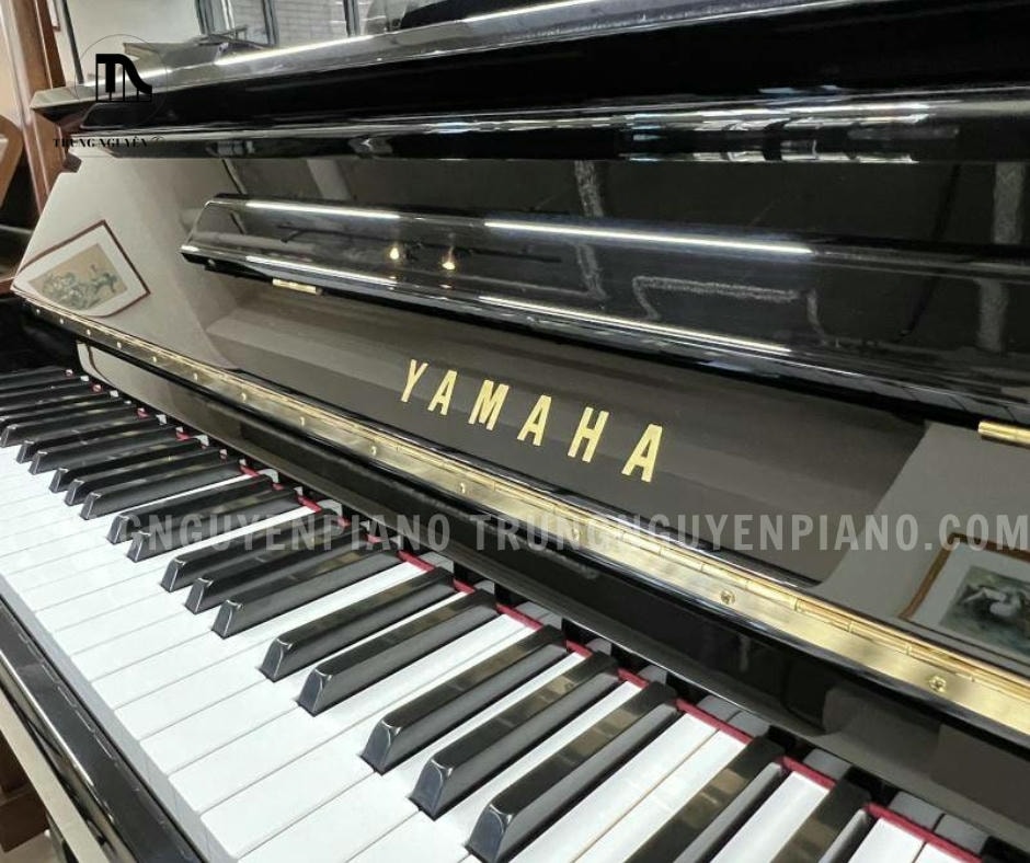 Đàn Piano Yamaha MC10BL 13 Đàn Piano Yamaha MC10BL mang lại cảm giác chạm chân thực và mượt mà
