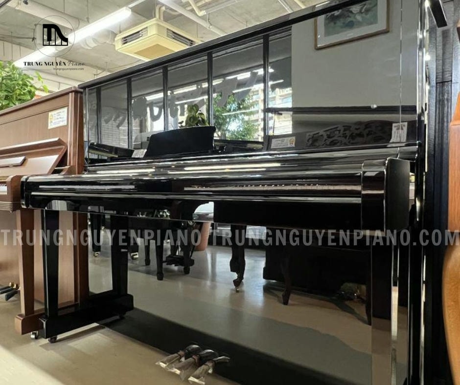 Đàn Piano Yamaha MC10BL có thiết kế nhỏ gọn, tối giản, tiết kiệm không gian, phù hợp với căn hộ hiện đại