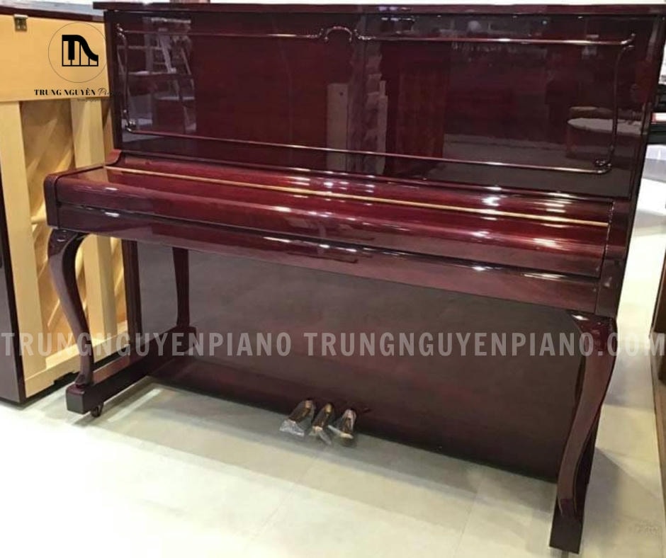 Đàn Piano Yamaha U10BiC nổi bật với thiết kế chân cong độc đáo