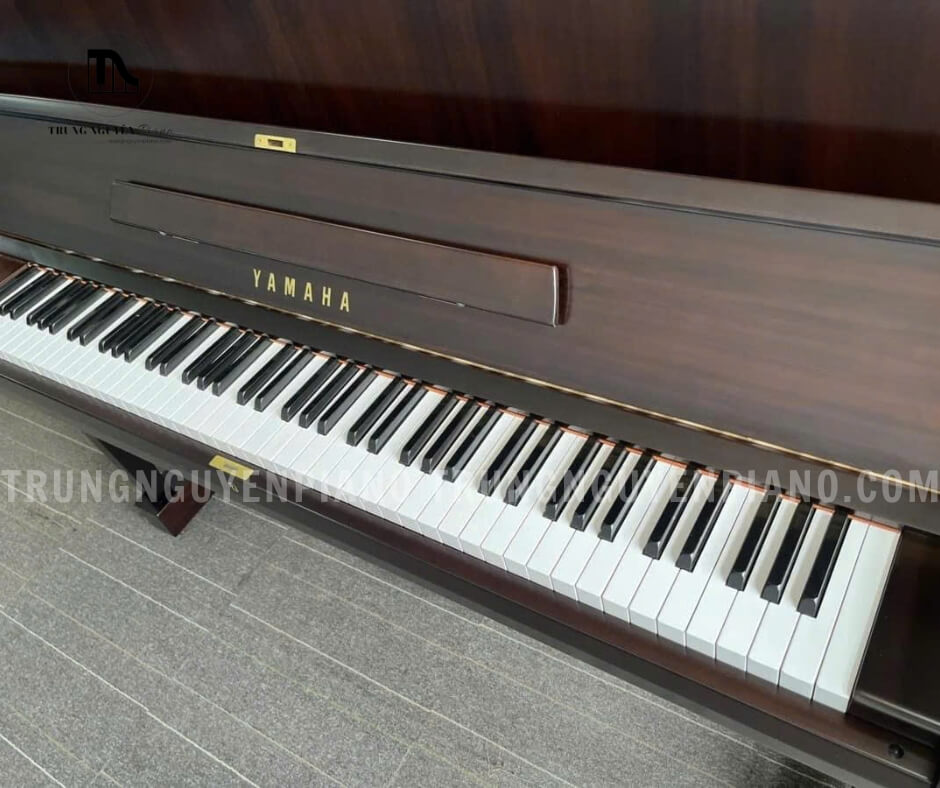 Đàn Piano Yamaha U5B 9 Bàn phím của Yamaha U5B làm từ chất liệu Phenolic Resin cao cấp