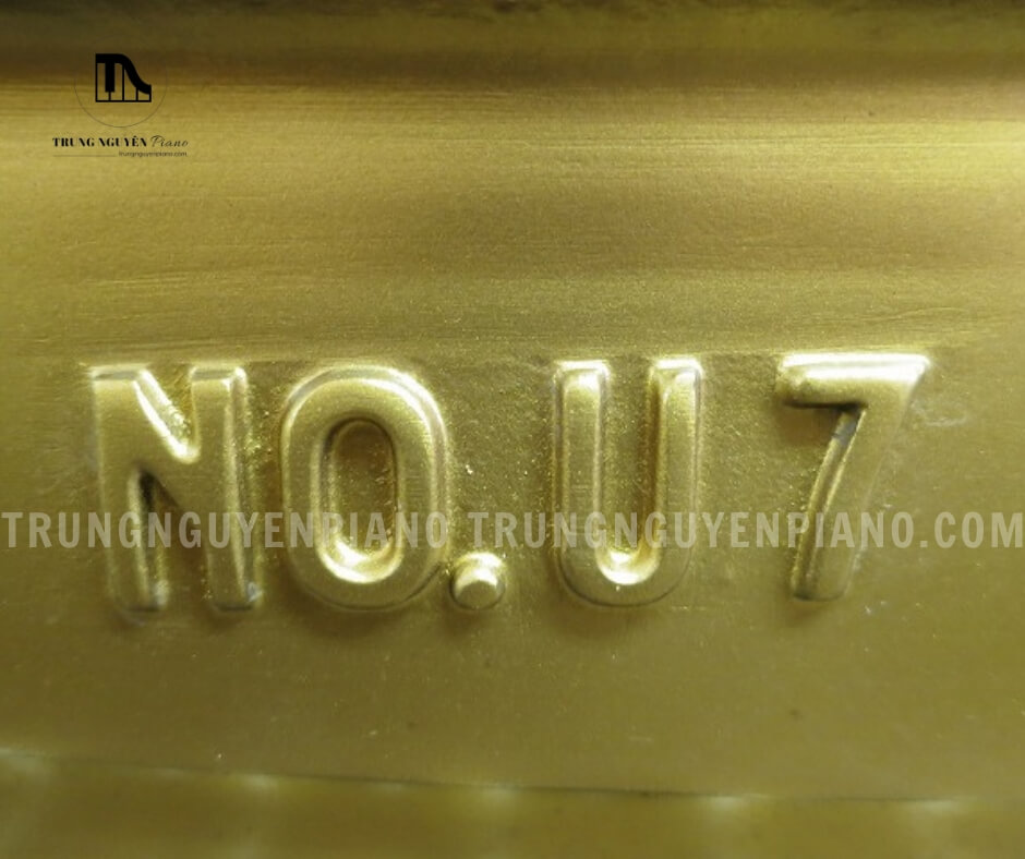 Đàn Piano Yamaha U7B 6 Yamaha U7B nổi tiếng với âm thanh ấm áp, trong trẻo và vang xa