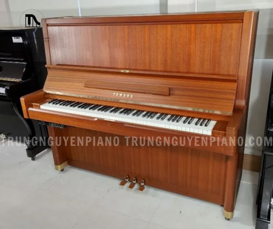 Yamaha U7H toát lên vẻ đẹp cổ điển, sang trọng với thiết kế tinh tế và chất liệu cao cấp