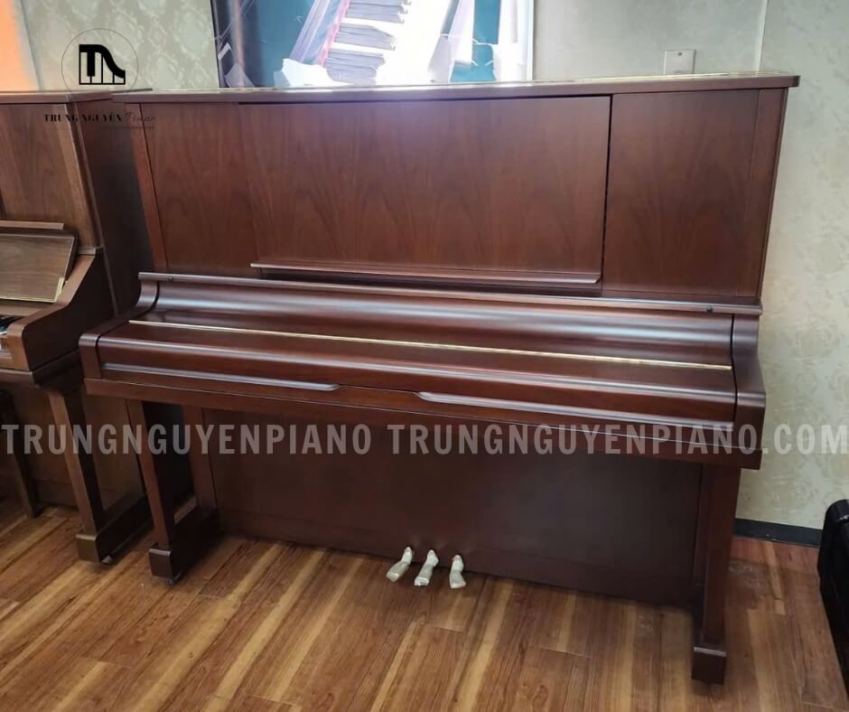 Yamaha UX30WnC sở hữu thiết kế hiện đại, kết hợp giữa nét cổ điển và sang trọng