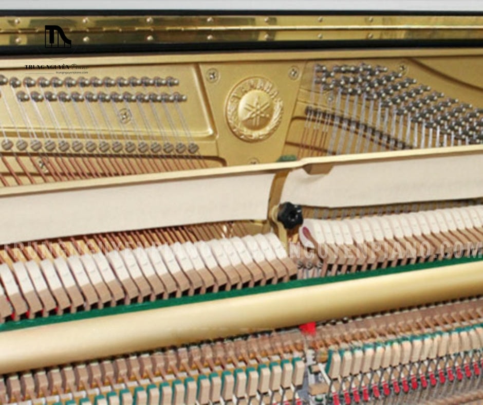 Đàn Piano Yamaha UX50BL nổi bật với chất lượng âm thanh vượt trội, mang lại trải nghiệm chơi đàn tuyệt vời