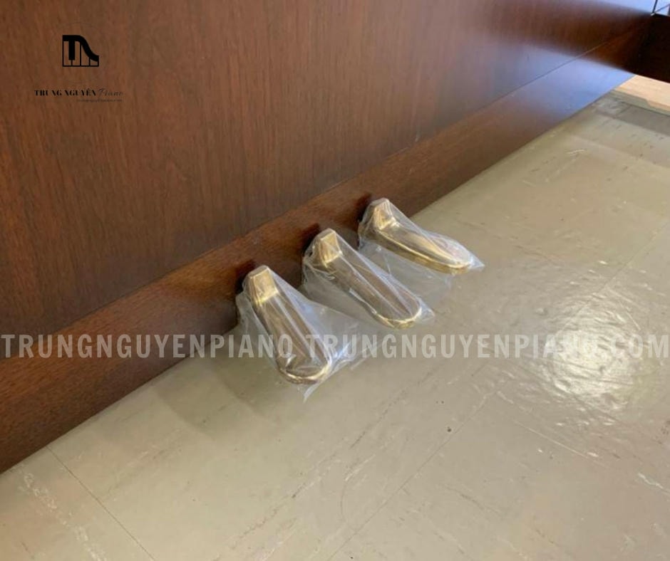 Hệ thống pedal của đàn Piano Yamaha UX50WnC