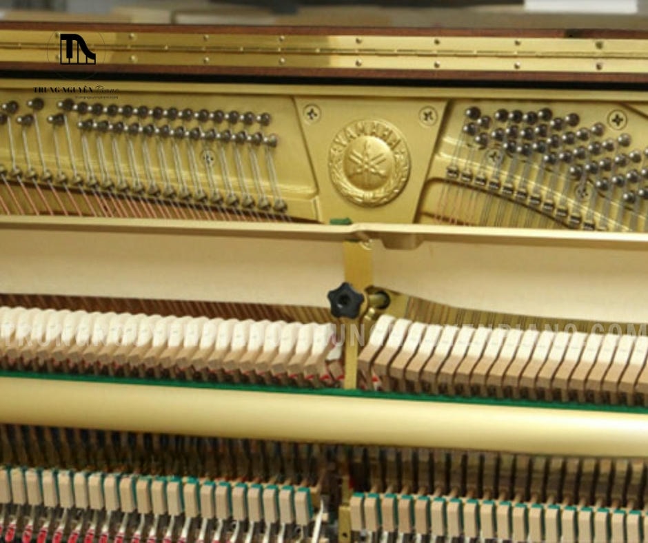 Đàn Piano Yamaha UX50WnC 4 Đàn Piano Yamaha UX50WnC sở hữu cơ chế bàn phím tương tự như đàn grand piano