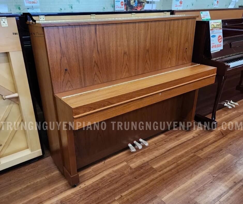 Yamaha W103 sở hữu thiết kế hiện đại, pha trộn giữa phong cách cổ điển và đương đại