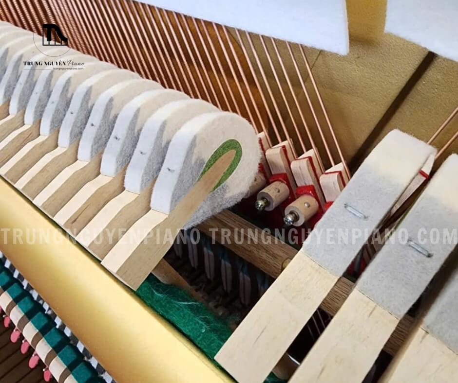 Đàn Piano Yamaha W103 4 Búa Đàn Piano Yamaha W103 được làm từ lông cừu tự nhiên