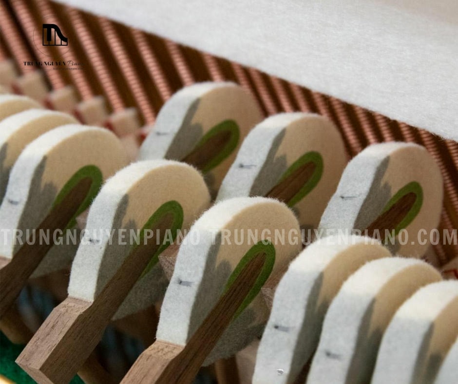 Đàn Piano Yamaha W106B có búa đàn được chế tác từ nỉ cao cấp