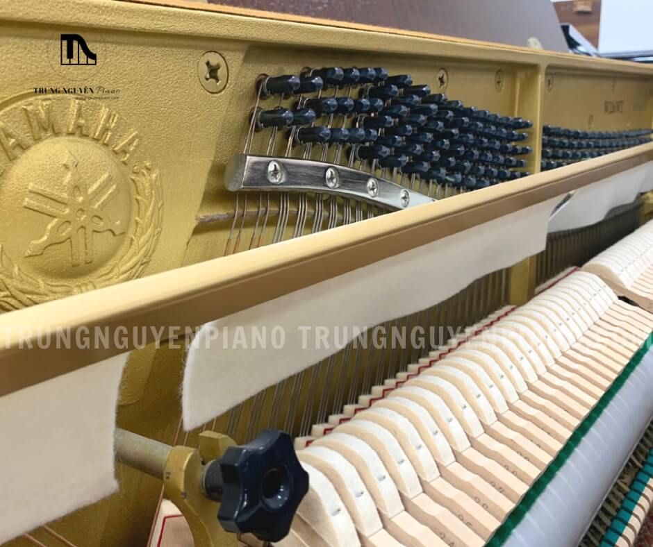 Đàn Piano Yamaha W116WT 7 Thiết kế búa đàn đặc biệt này giúp tạo ra âm thanh mạnh mẽ và đầy nội lực, đặc biệt là ở dải trầm