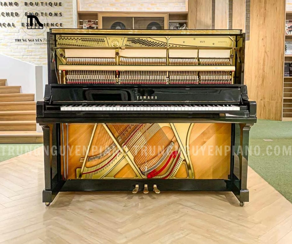 Đàn Piano Yamaha YU5 sở hữu thiết kế sang trọng