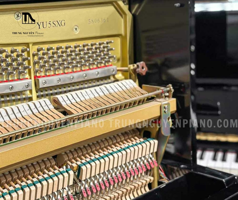 Đàn Piano Yamaha YU5SXG 13 Đàn Piano Yamaha YU5SXG có búa đàn làm từ lông cừu