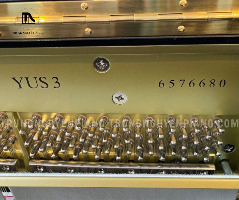 Đàn Piano Yamaha YUS3 4 Đàn Piano Yamaha YUS3 tạo ra âm trầm sâu, vang và tròn trịa