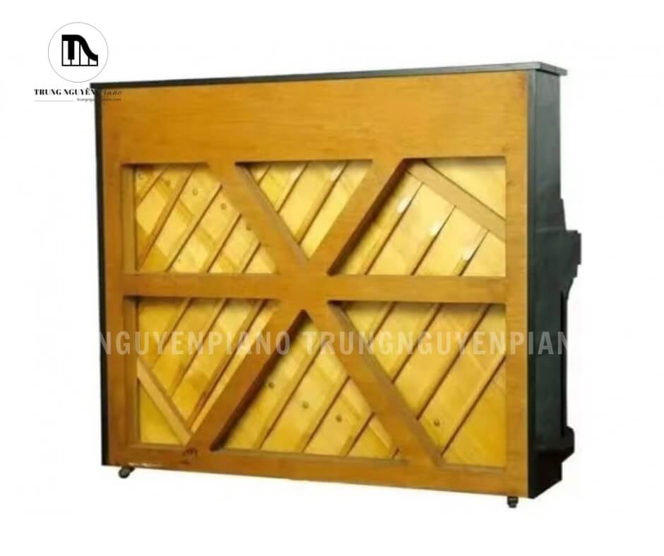 Đàn Piano Yamaha YUX nổi bật với thiết kế khung lưng chữ "X" độc đáo
