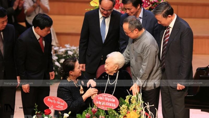 Nghệ sĩ Thái Thị Liên và các học trò