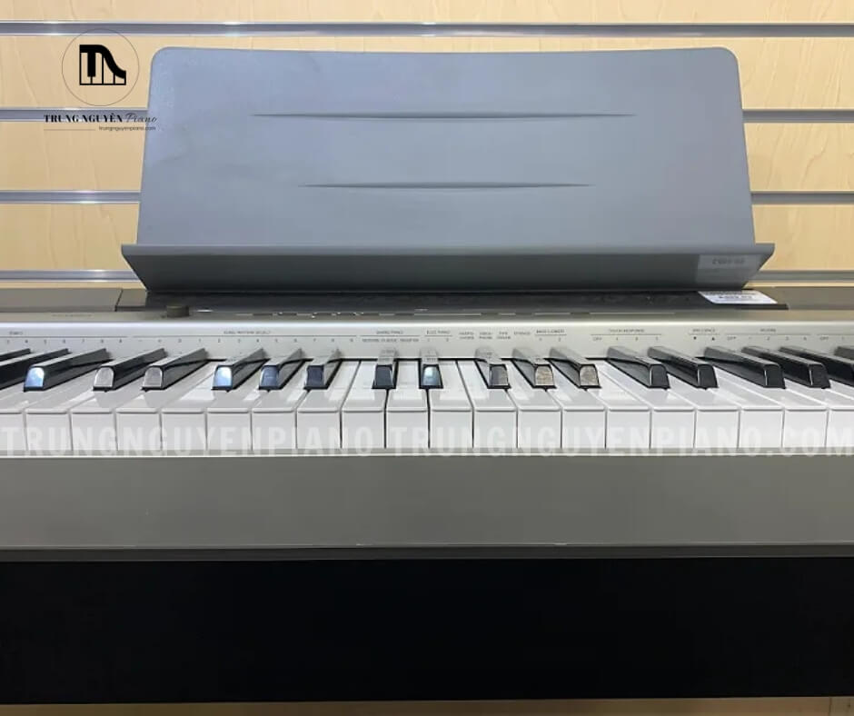 Piano Điện Casio PX120 7 Piano Điện Casio PX120 cho phép người chơi điều chỉnh cường độ âm thanh bằng lực nhấn phím