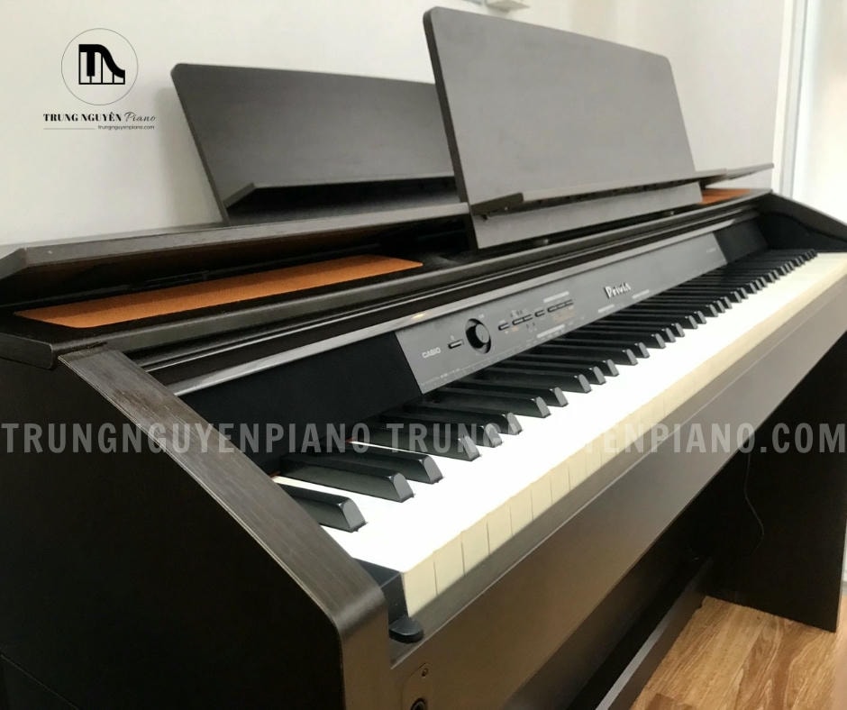 Đàn Piano Điện Casio PX1500GP sở hữu bề mặt phím đàn được làm từ nhựa tổng hợp cao cấp