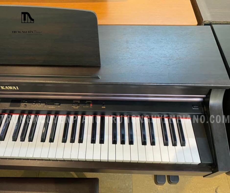 Piano điện Kawai PN250 4 Piano điện Kawai PN250 có chất liệu vỏ nhựa có thể tạo cảm giác kém sang trọng