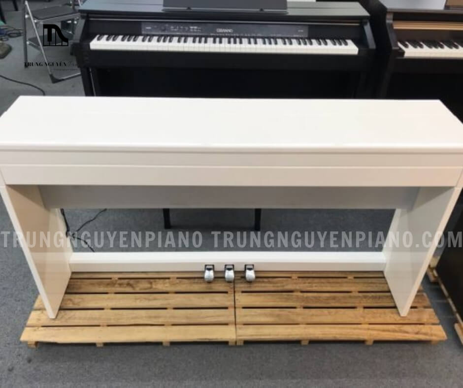 Piano điện Roland DP90S 5 Piano điện Roland DP90S nổi bật với lớp sơn bóng mang lại vẻ đẹp sang trọng