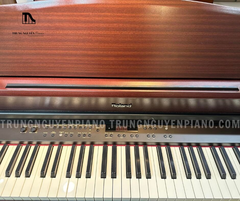 Piano Điện Roland HP337 5 Bàn phím có độ nhạy tốt, cho phép người chơi kiểm soát lực nhấn phím và thể hiện các sắc thái âm nhạc