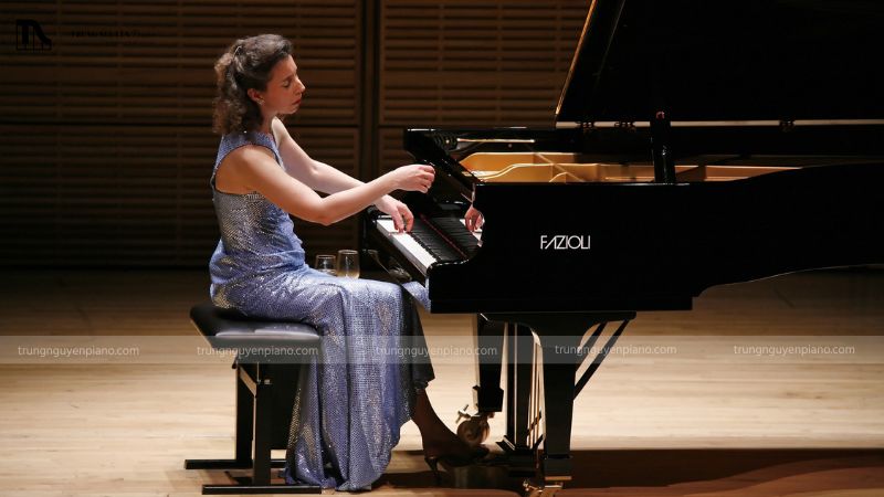 Biểu diễn độc tấu (Solo)