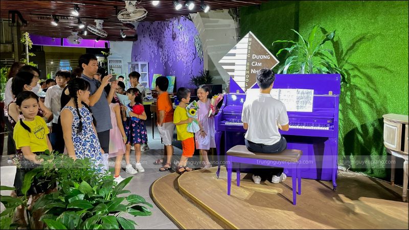 Annie Furniture Cafe