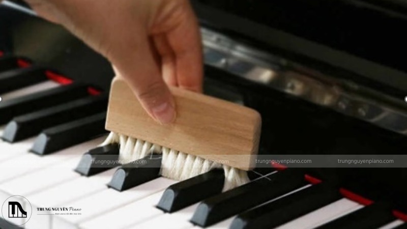Sửa phím đàn piano điện bị kẹt, dính
